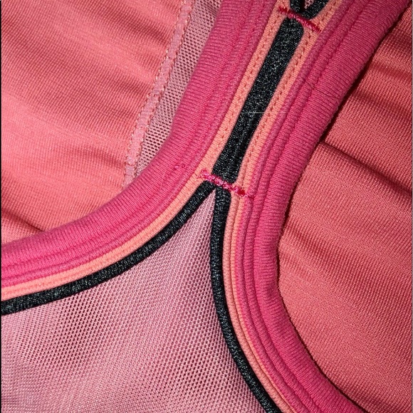 Lululemon Lot of 2 UJJAYI Power Y Mesh Tank w/Shelf Bra Sz 4 - Picture 8 of 12